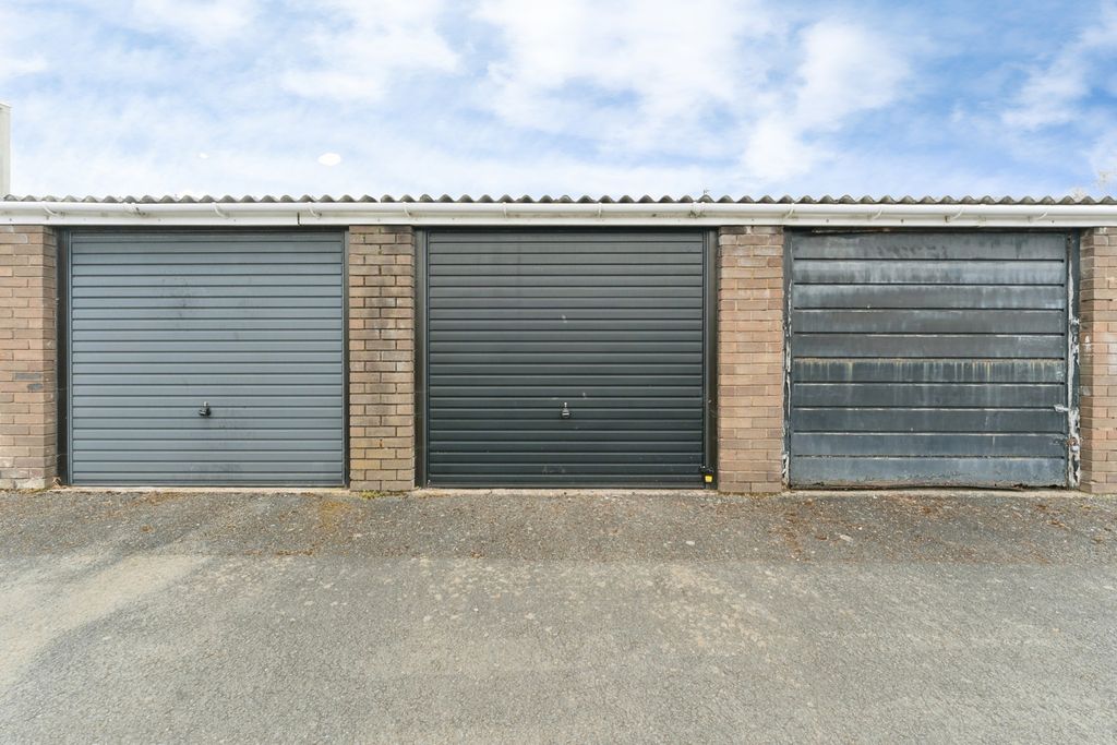 Property photo 3 of 17 Pbox-Img.Jpg