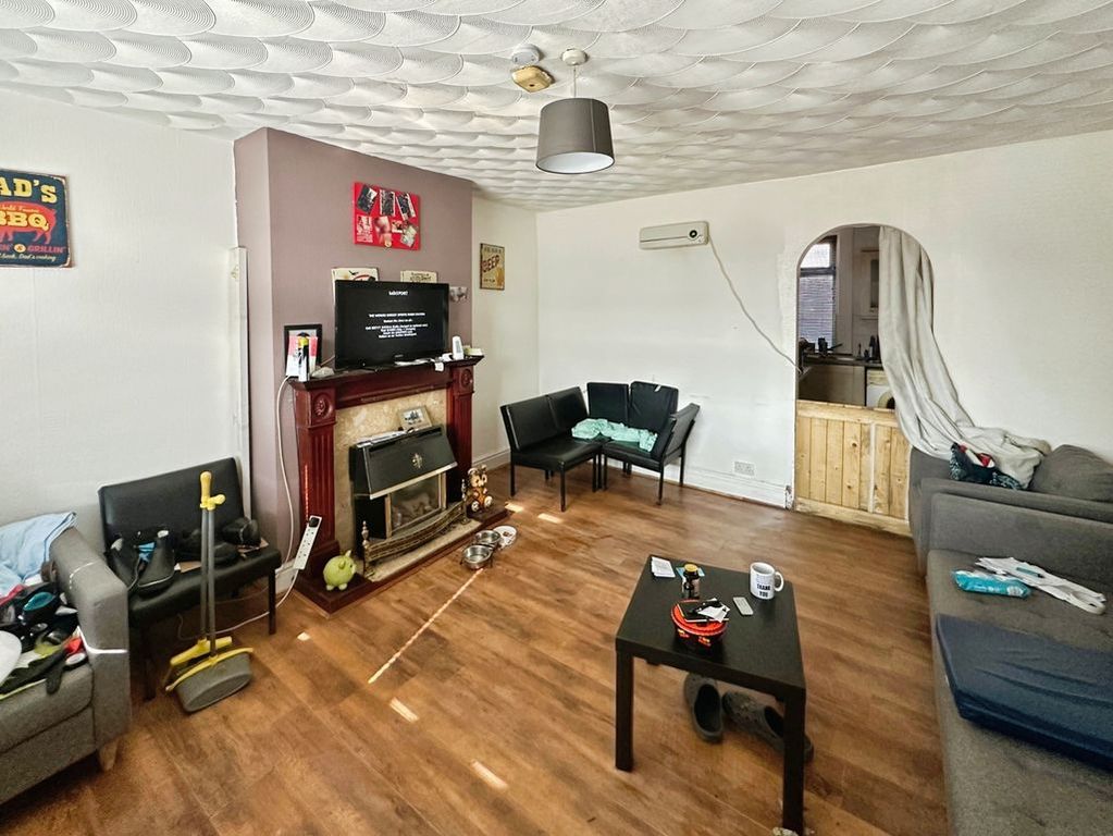 Property photo 2 of 10 Photo 6