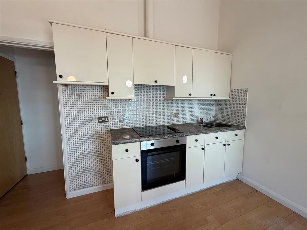 Property photo 3 of 7 Kitchen 2.Jpg
