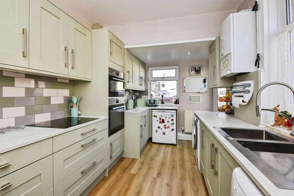 Property photo 3 of 19 Pbox-Img.Jpg