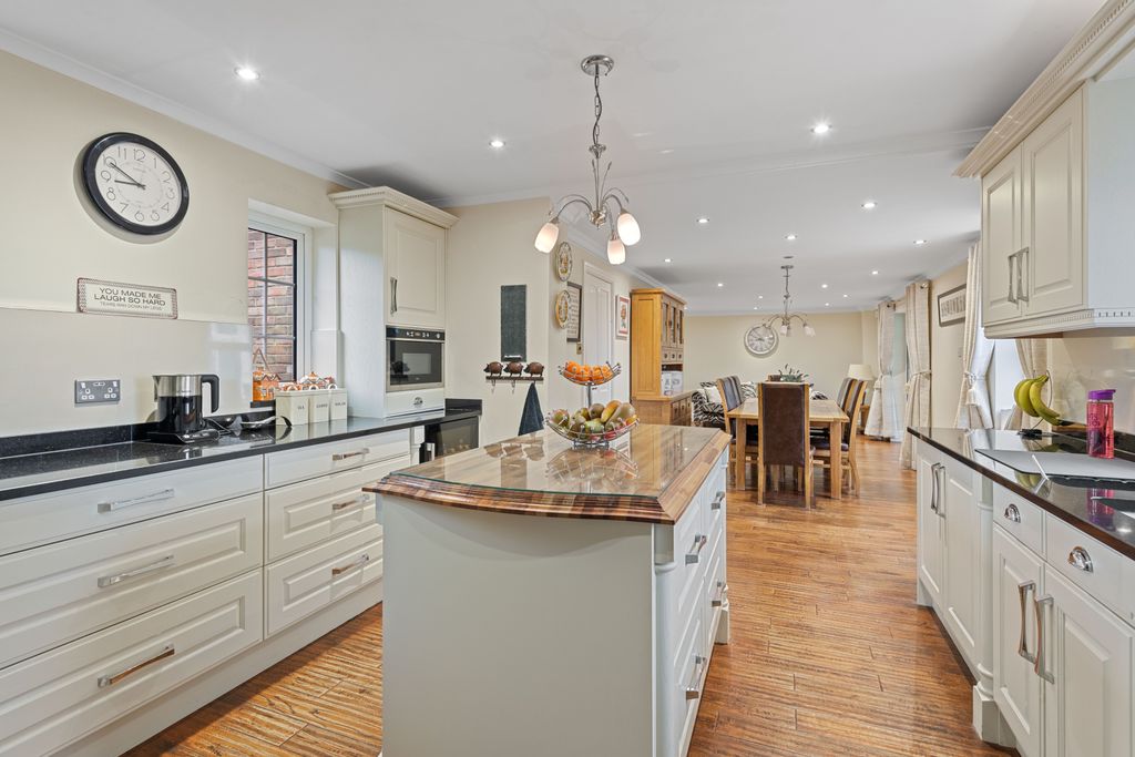 Property photo 2 of 56