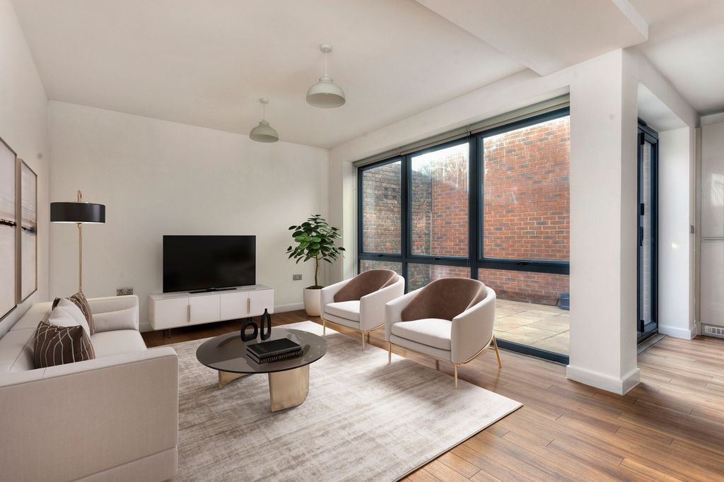 Property photo 2 of 19