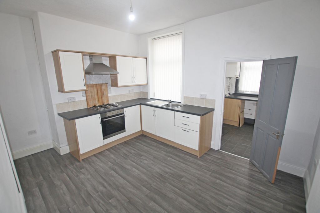 Property photo 3 of 7 3