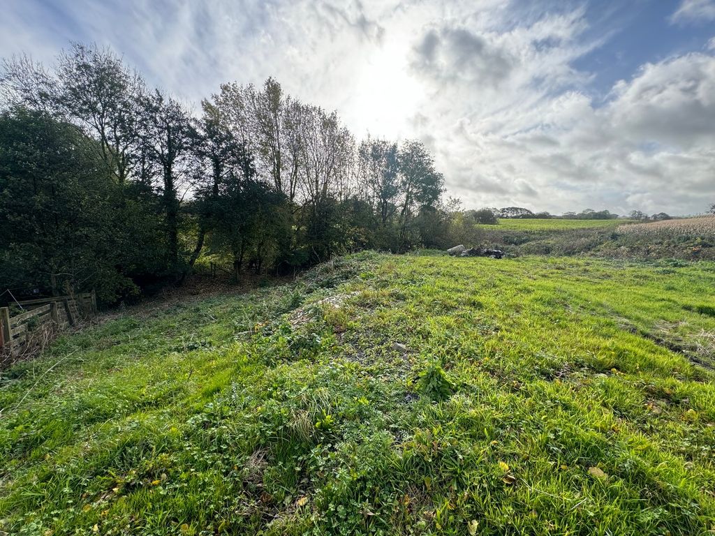 Property photo 1 of 3