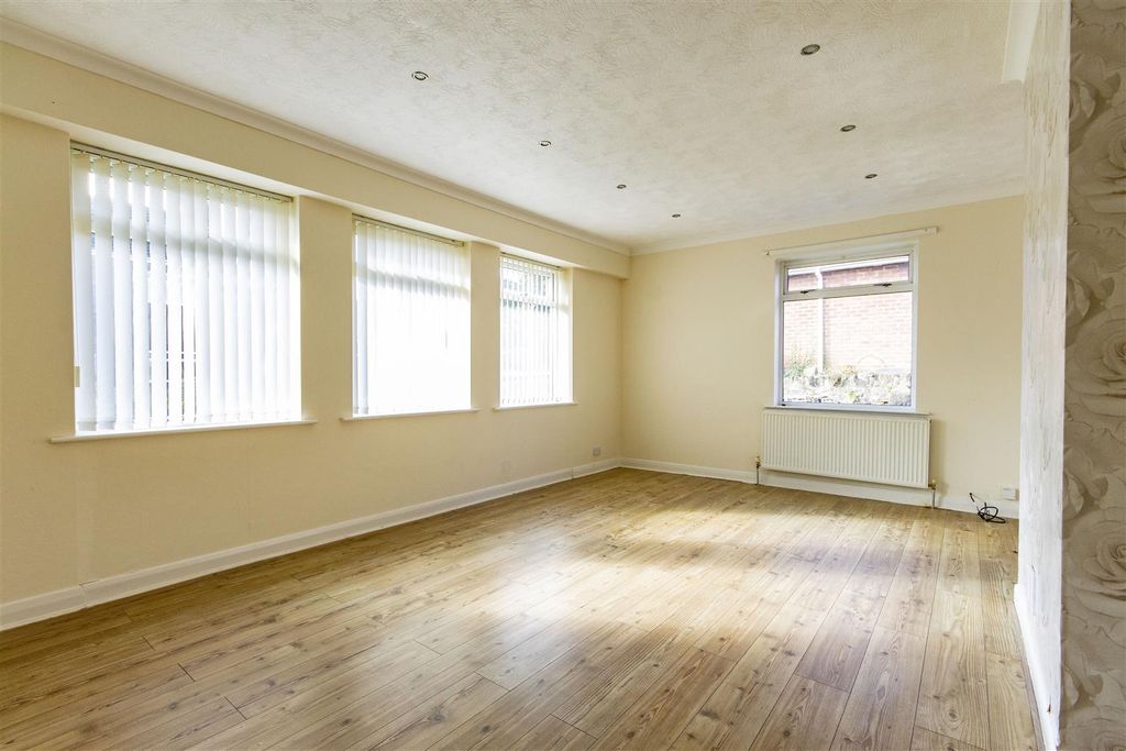 Property photo 3 of 13 Living Room