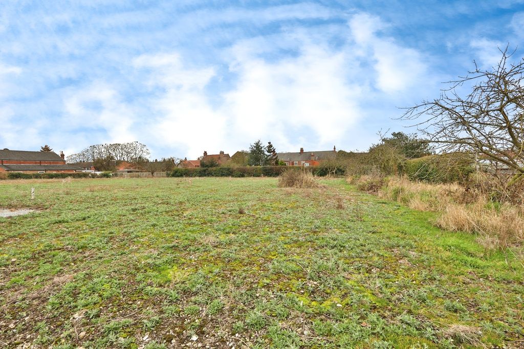 Property photo 1 of 18 4049891