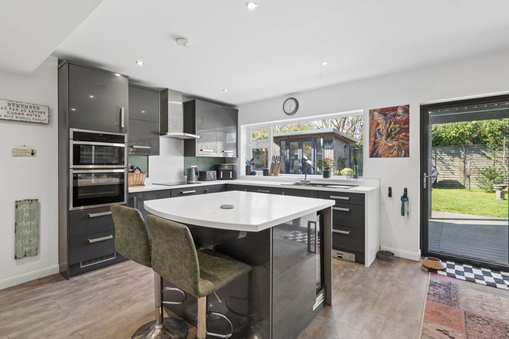 Property photo 2 of 44