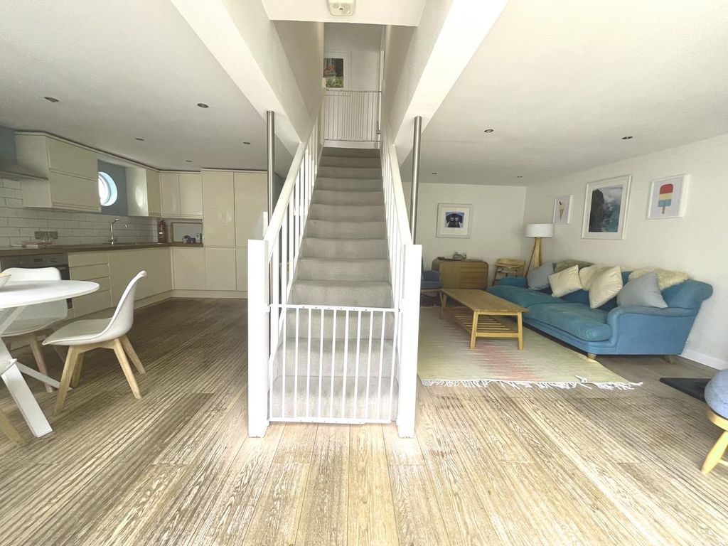 Property photo 2 of 14 Image00001.Jpg