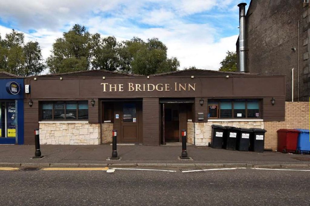 Property photo 1 of 3 The Bridge Inn, 10 High Street, Bonnybridge, Fk4 1Da
