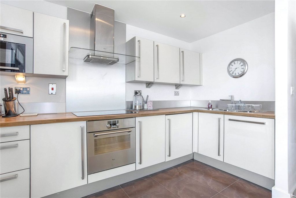 Property photo 2 of 16 Kitchen