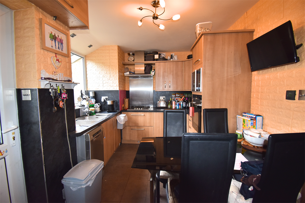 Property photo 3 of 11 Fitted Dining Kitchen
