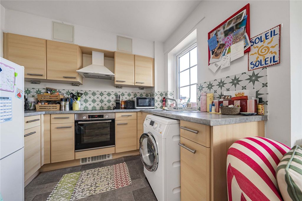 Property photo 3 of 9 Picture No. 10