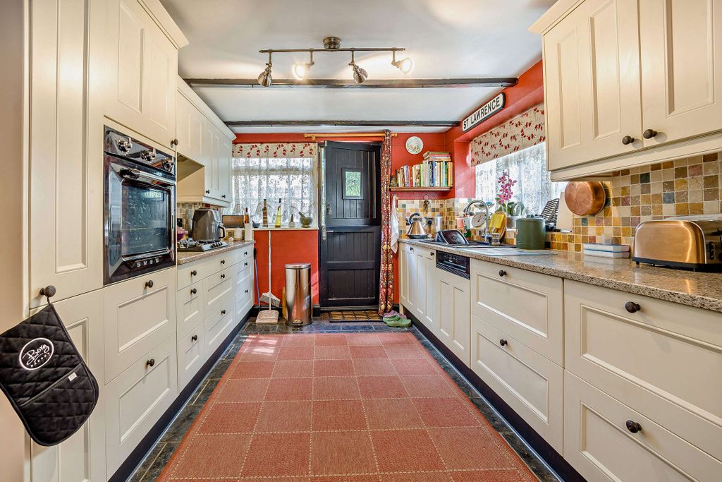 Property photo 2 of 29