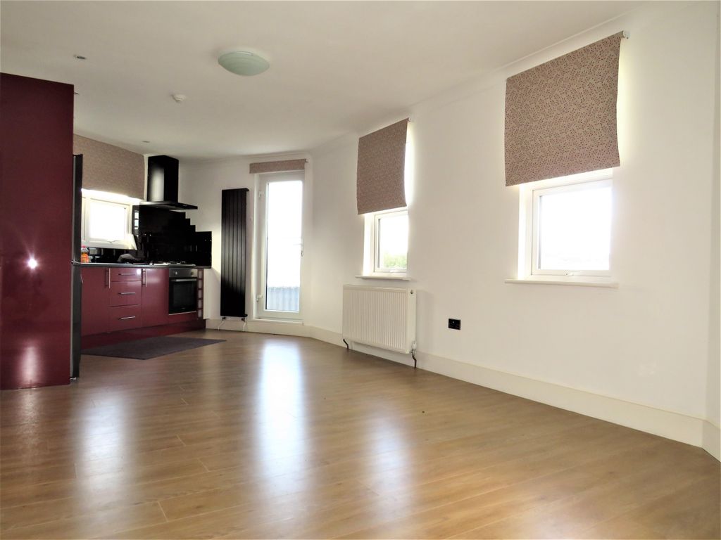 Property photo 1 of 7 Living Room