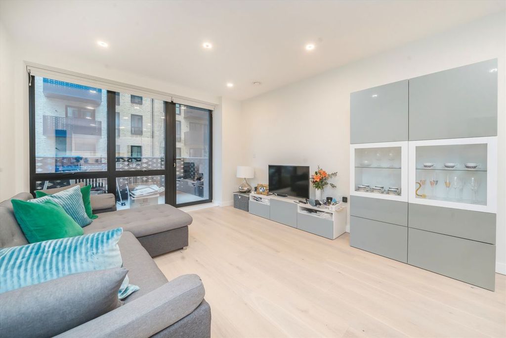 Property photo 2 of 9