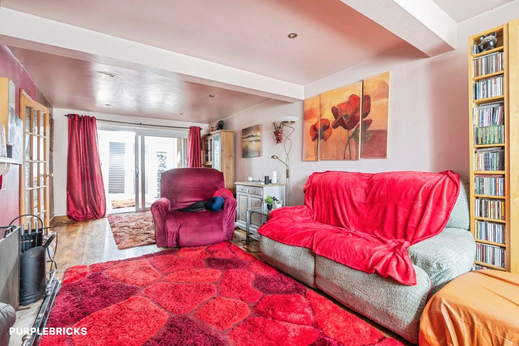 Property photo 3 of 17