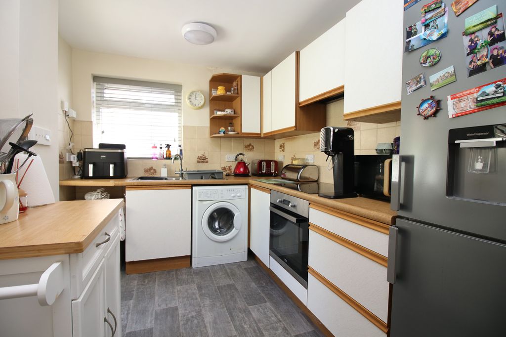 Property photo 3 of 16