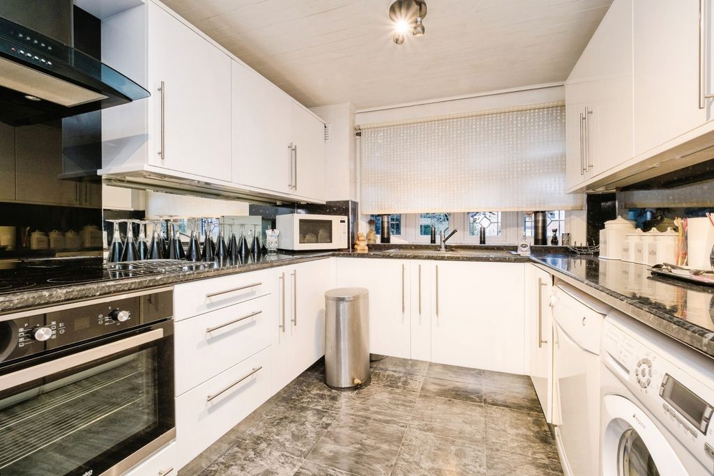 Property photo 2 of 34 Pbox-Img.Jpg