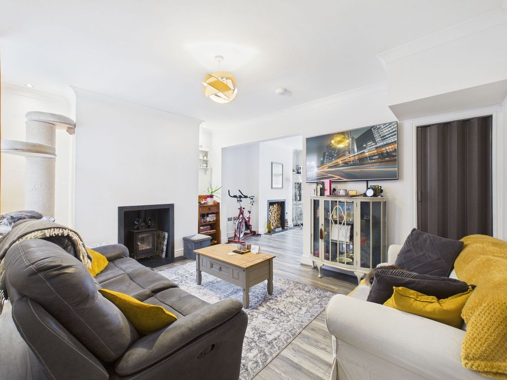 Property photo 2 of 24