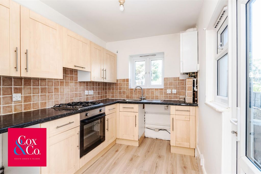 Property photo 2 of 13 81O_8969.Jpg