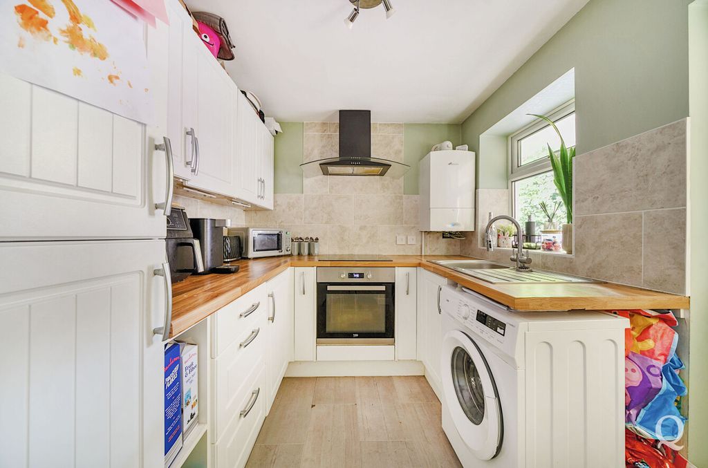 Property photo 2 of 19 B549591A-Ecdf-48d...