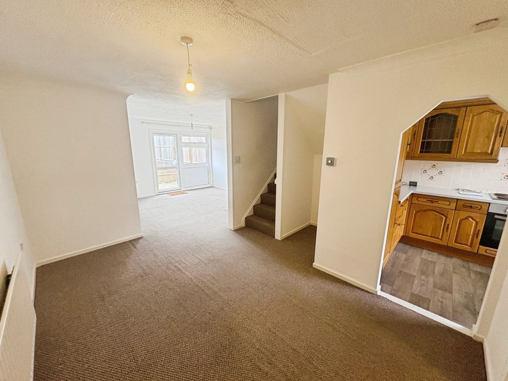 Property photo 2 of 10 Front Room