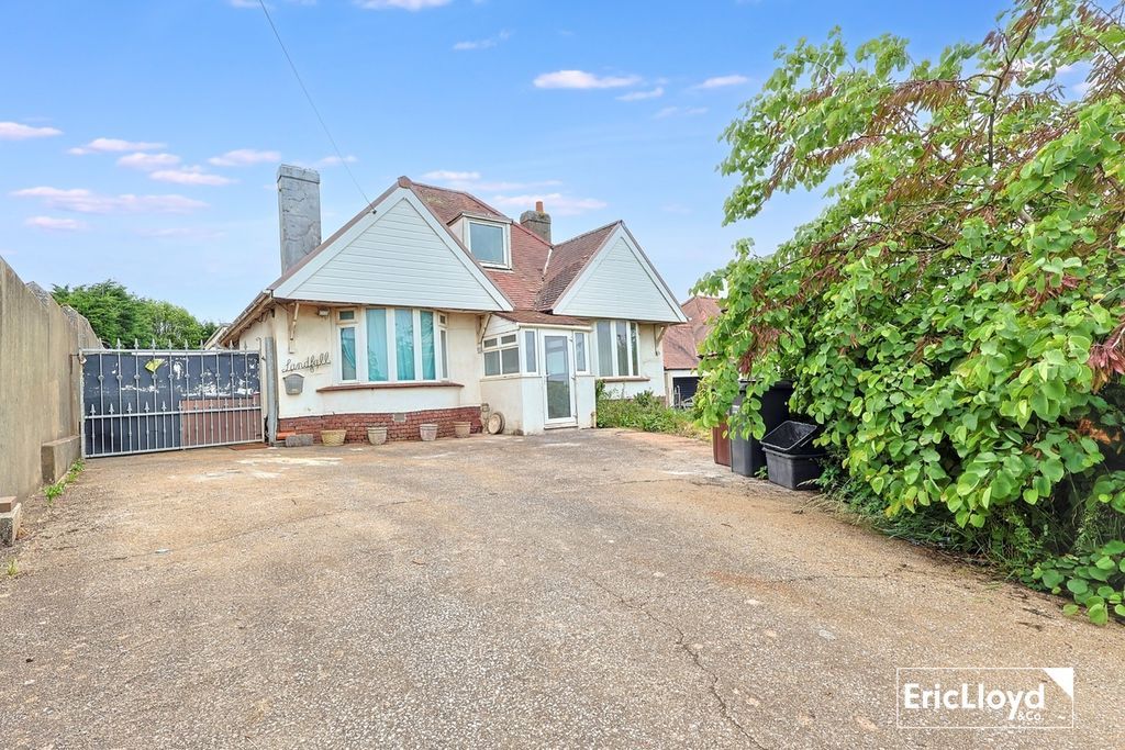 Property photo 1 of 12 Photo 13