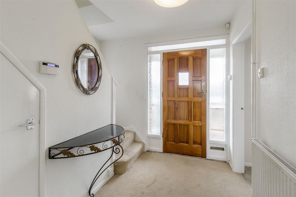 Property photo 2 of 15 Hallway