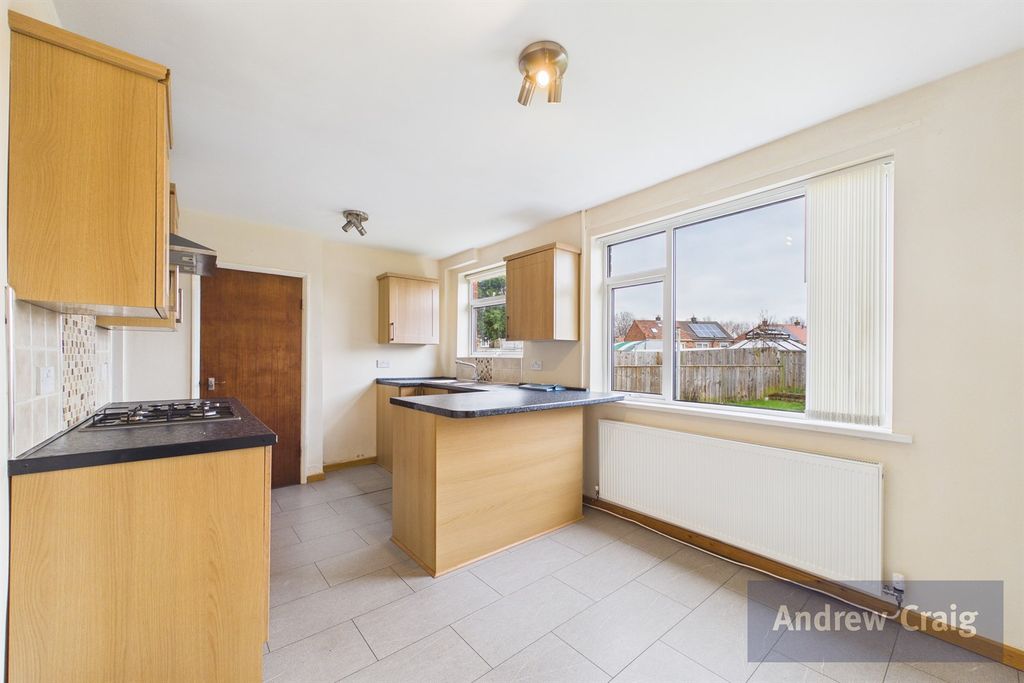 Property photo 3 of 11 Kitchen/Diner