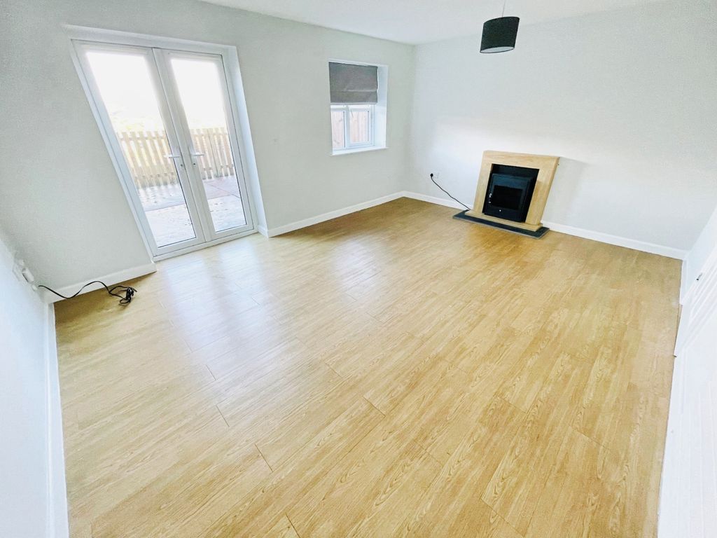 Property photo 2 of 11 Image