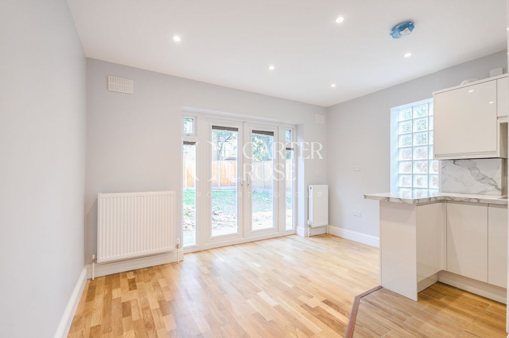 Property photo 2 of 34