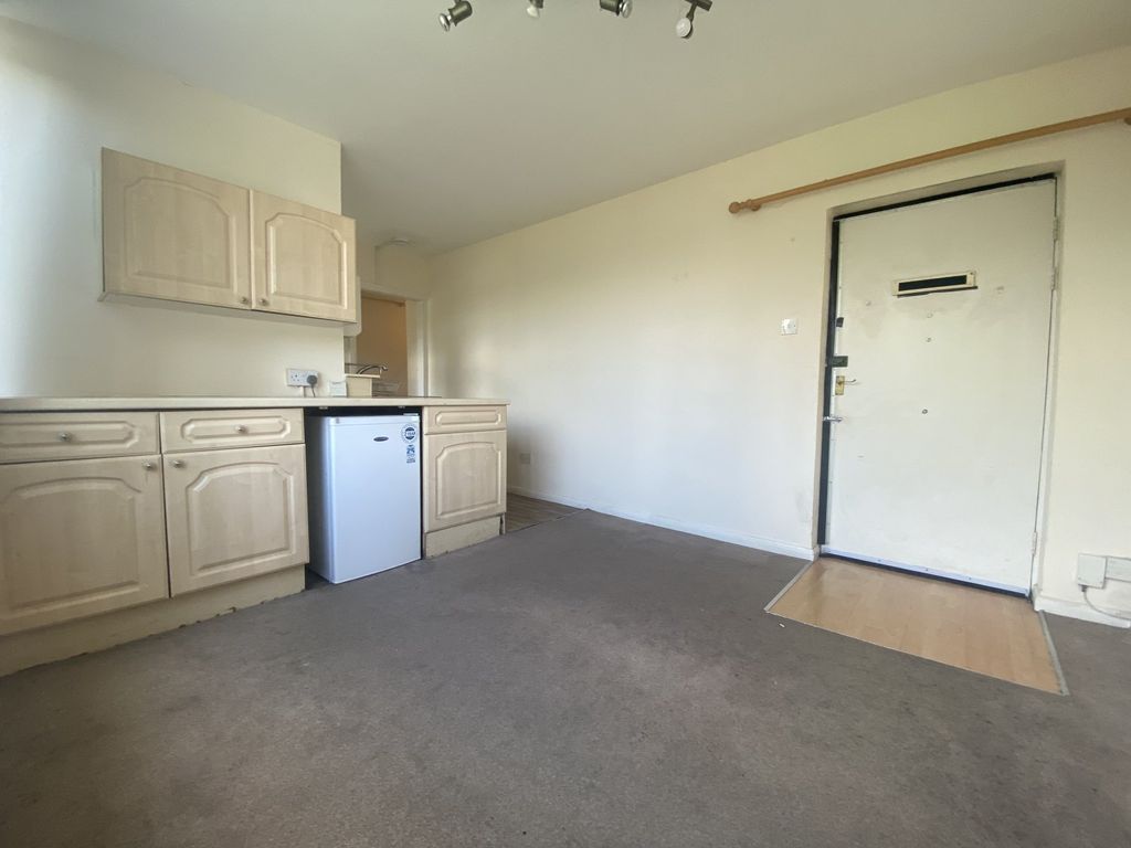 Property photo 3 of 5 Lounge