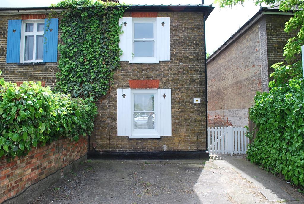 Property photo 1 of 6 Front.Jpg