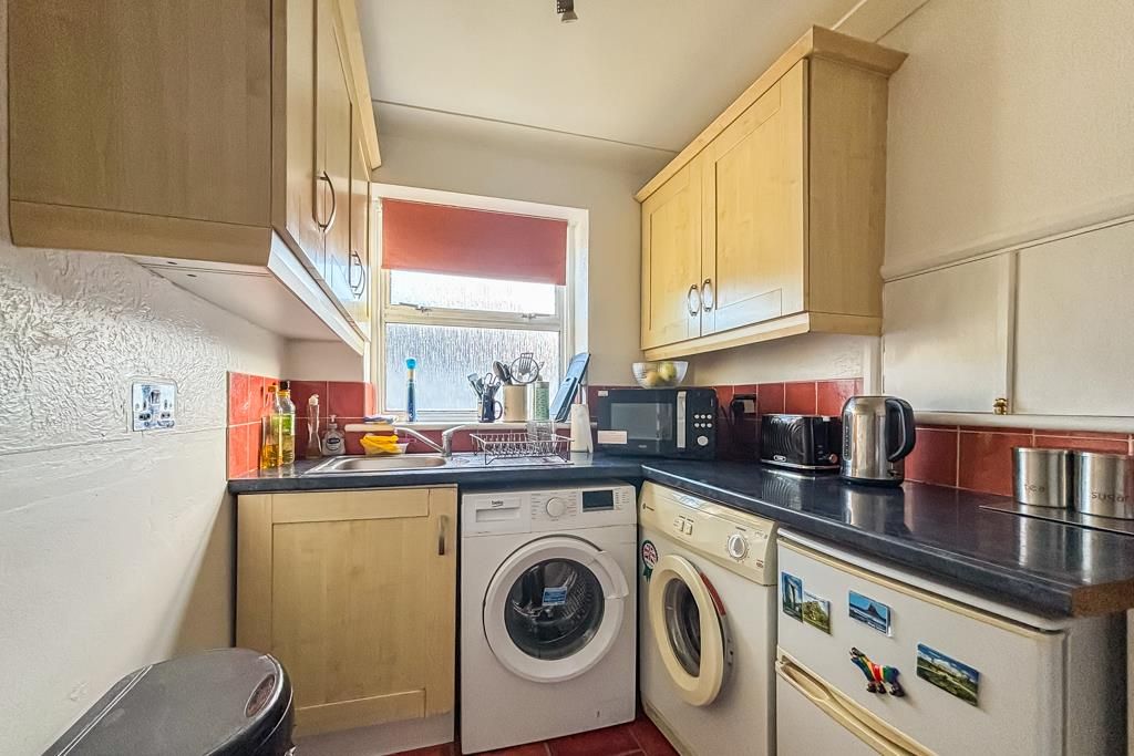 Property photo 3 of 8 Kitchen