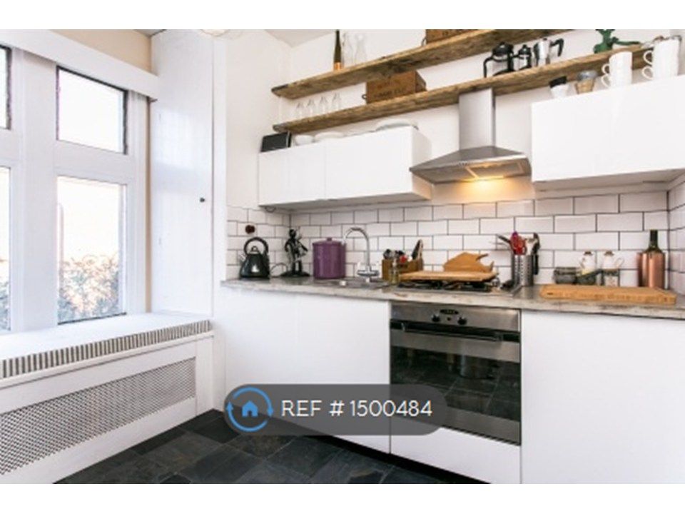 Property photo 3 of 9 Kitchen