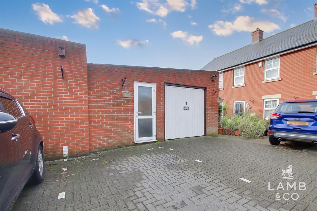 Property photo 3 of 29 Garage/Store Room