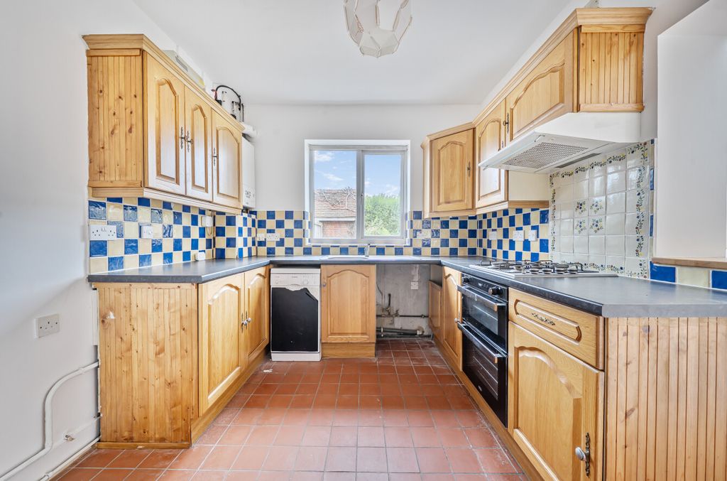 Property photo 3 of 12 1370882-5-68F2088...