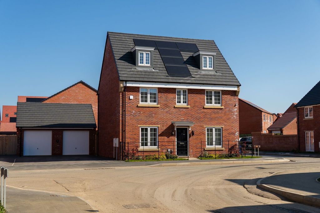 Property photo 1 of 32