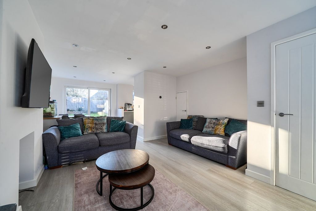 Property photo 3 of 14 Picture No. 02