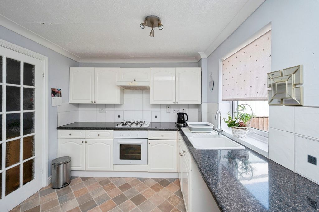 Property photo 3 of 15 Kitchen
