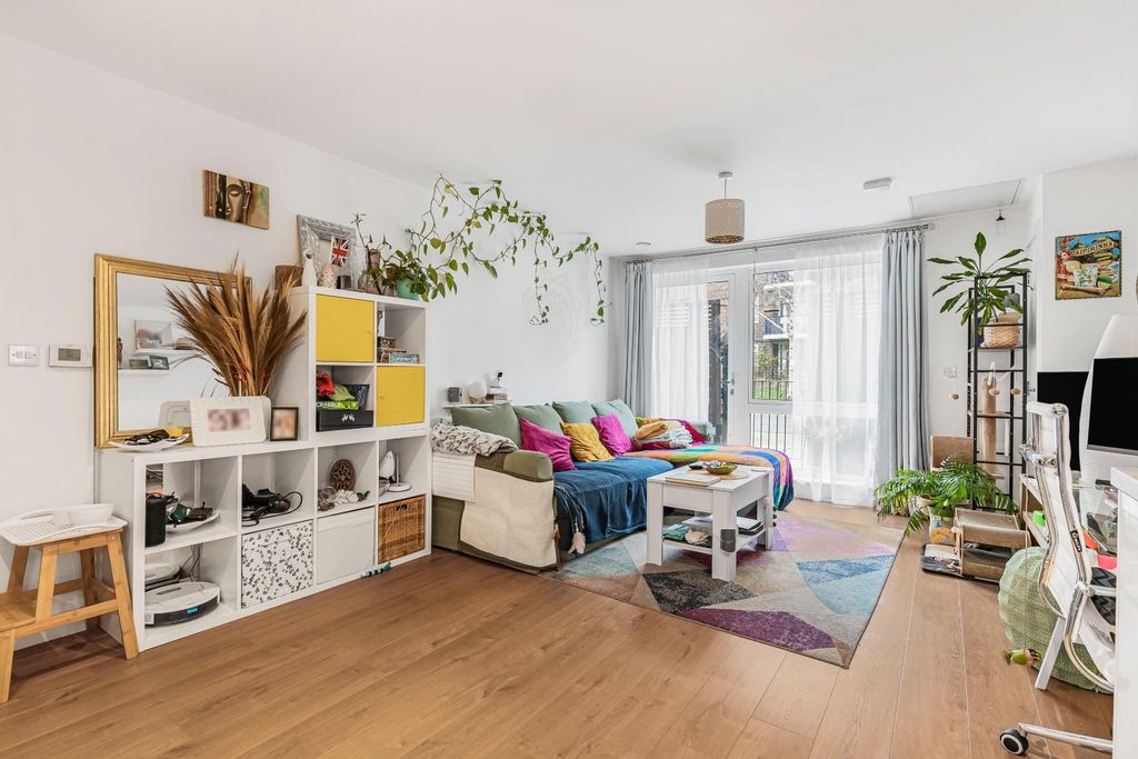 Property photo 2 of 15 16_49676.Jpg