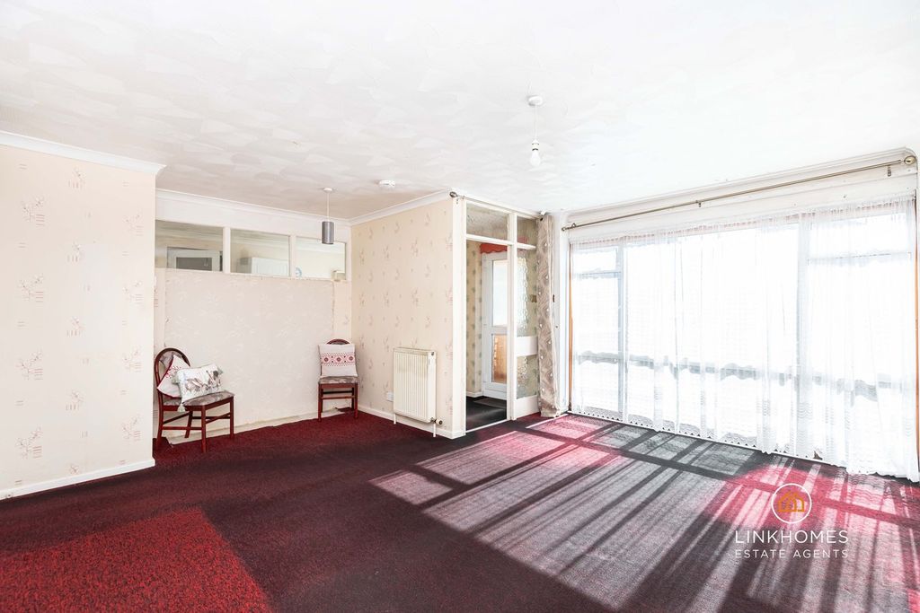 Property photo 3 of 24