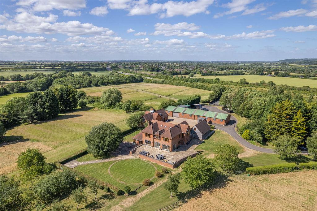 Property photo 1 of 59 Dean Farm, Soulbury