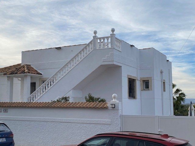 Property photo 3 of 44
