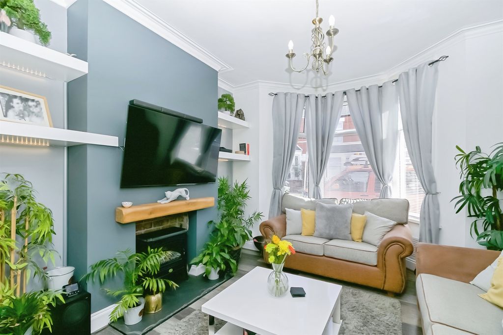 Property photo 3 of 18