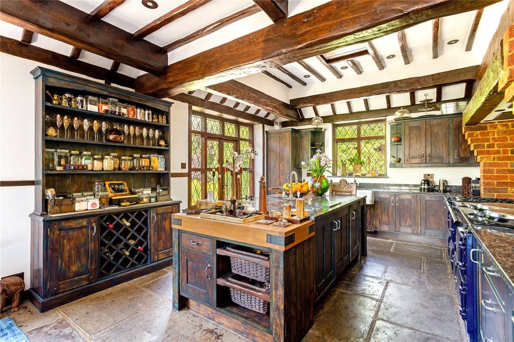 Property photo 3 of 20 Kitchen