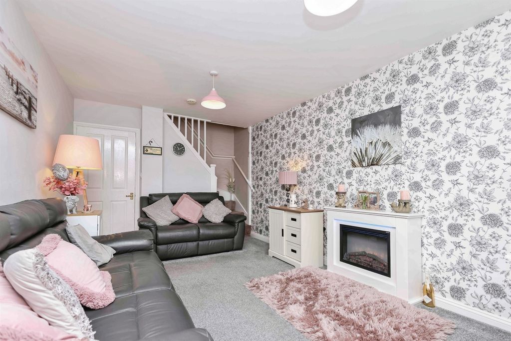 Property photo 3 of 18