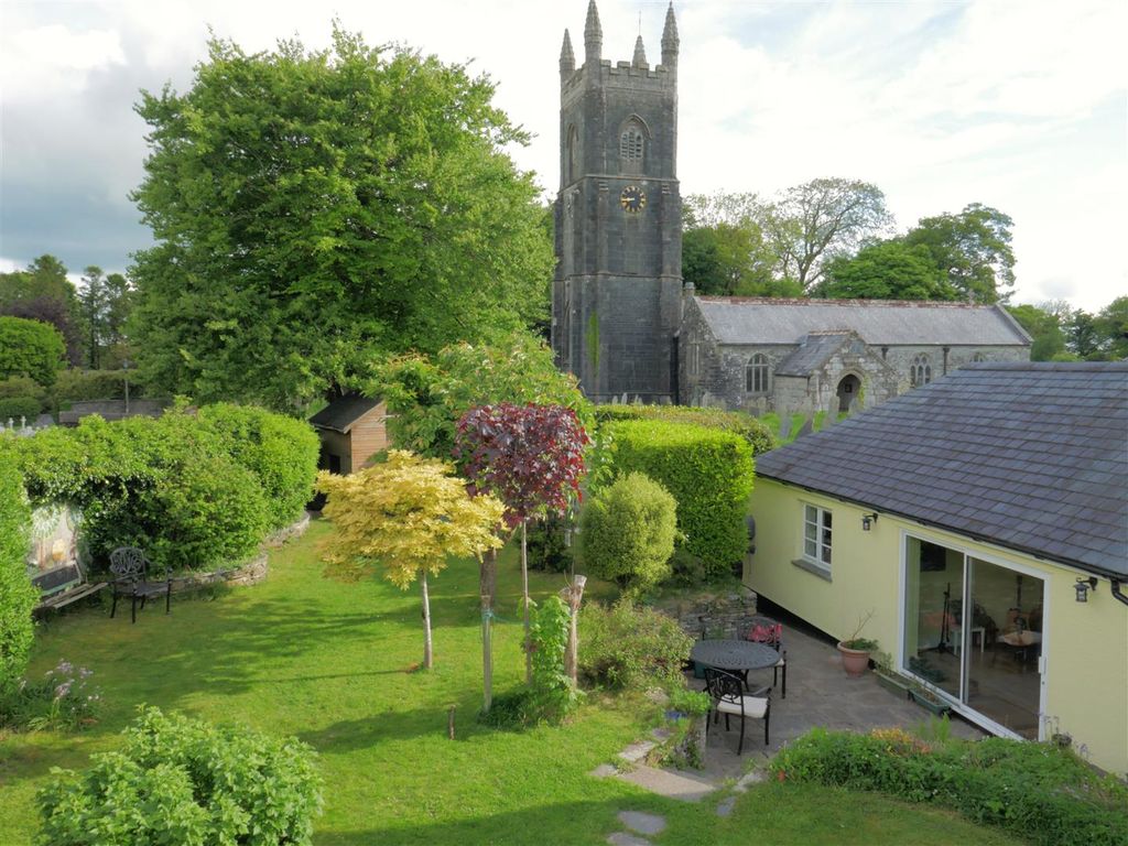 Property photo 2 of 49