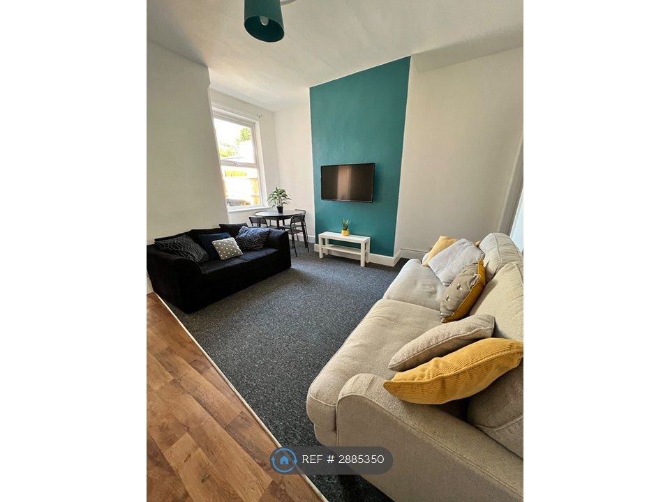 Property photo 2 of 25