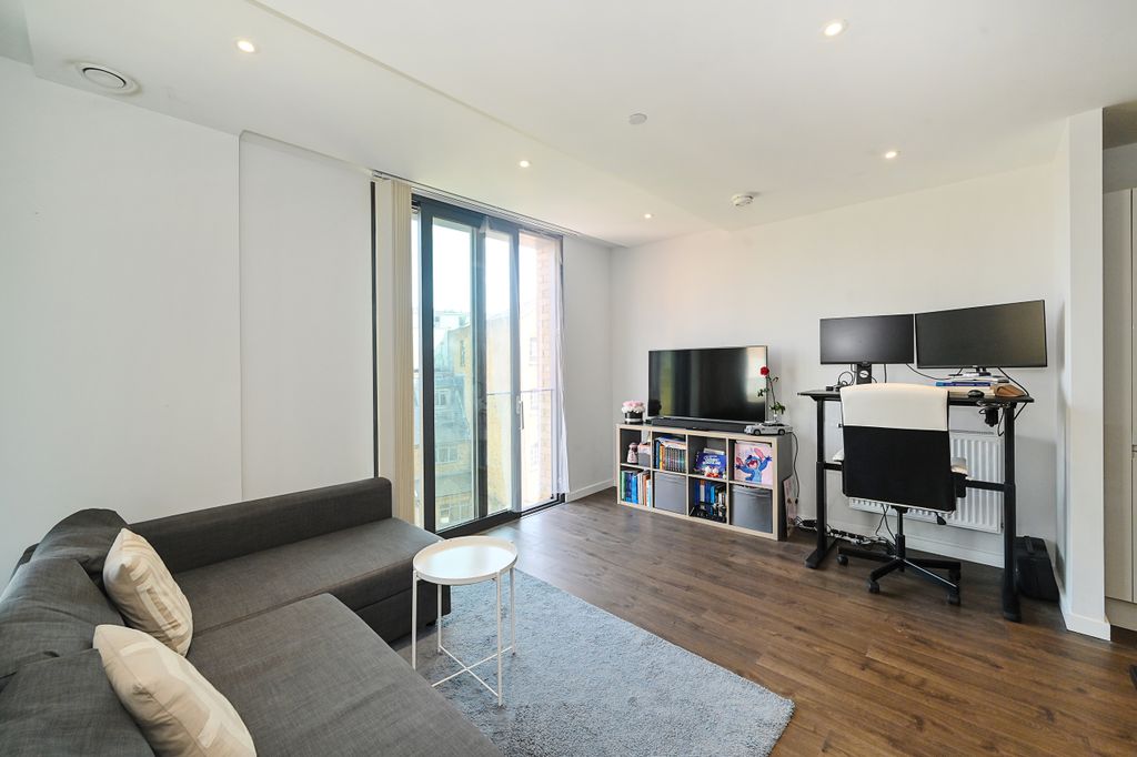 Property photo 3 of 18 Photo 4